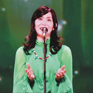 竹内まりや＆山下達郎2ショット写真も流れる【NHK別スタジオから「いのちの歌」を披露】