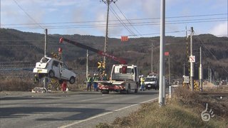 【山形】遮断機が下りた踏切に侵入　列車と軽貨物自動車が衝突　女性（85）死亡