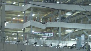 【東京】立体駐車場から車が転落… ２人搬送　板橋区