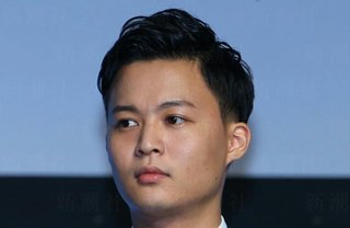 河野景子・花田優一母子が気持ち悪い…テレビ初共演でイチャつき披露