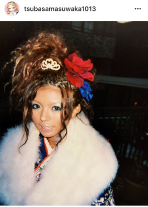 益若つばさ、ギャル全盛期の振り袖写真で新成人に「今の自分をたくさん表現してください」