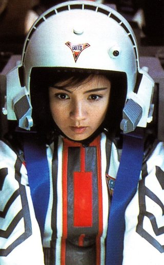 クリスマスのCMでブレークした美人女優・吉本多香美【現在は自給自足の生活】