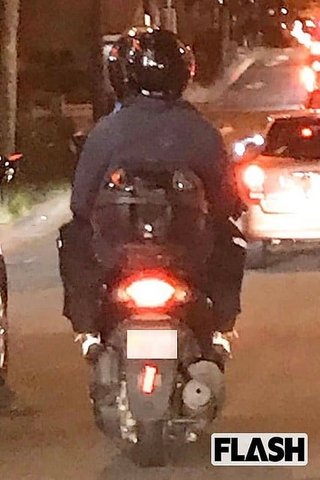 吉本実憂【国民的美少女はバイクの後ろから彼にギュッ！】