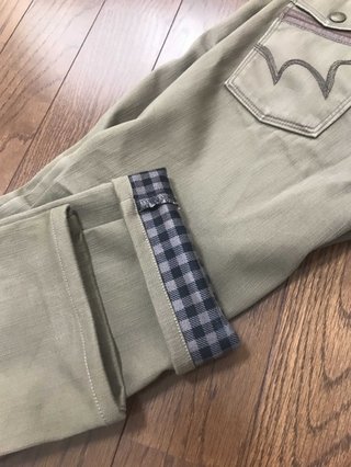 旦那がダサい。会社がビジカジオッケーになり、今日も変な格好で出勤した。