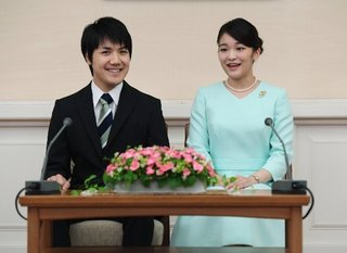 ハリー王子とメーガン妃が王室引退　眞子さまと小室さんはどうなるか