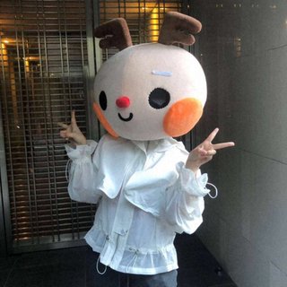 「支援物資の恩返し」武漢を代表し渋谷でマスク配る　かぶり物の中国人女性話題に