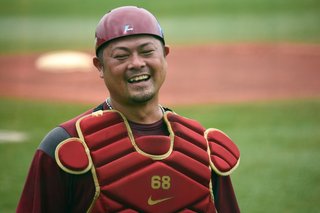 石垣島キャンプ中に…ロッテ捕手、嫁を陸上選手に寝取られる