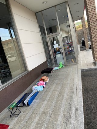 アベイルで鬼滅の刃コラボ商品を発売した結果、鬼滅おばさんによる熾烈な場所取りが行われる事態に