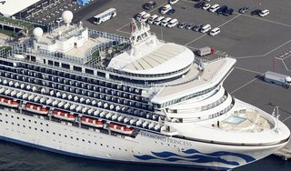 クルーズ船で感染した検疫官、WHOの意向で防護服やゴーグルを着用していなかった