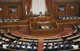 新型コロナ特措法成立【首相が「緊急事態」判断】