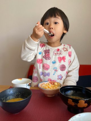 才賀紀左衛門【「子供の好き嫌いは親の問題」と持論】４歳娘を育児中