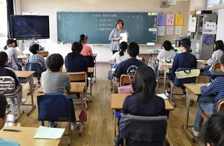 全国学力テスト中止へ　多くの小中学校休校のため