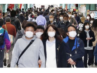国内コロナ感染者、1万人超える。9日間で倍増、死者も200人超        