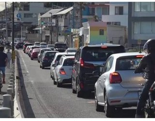 観光地では道路渋滞も、訪問控えるよう呼びかけ。鎌倉      