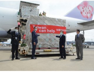 台湾から「日本加油」入りマスク200万枚、成田到着「真の友の証し」