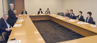 丸山穂高議員、大阪のパチンコ店名の公表は「開いている店の宣伝になってしまうのでは」