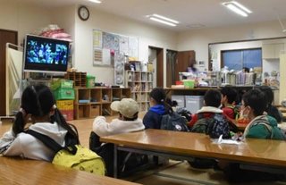 新学期休校でも保育所は開所を　学童も、厚労省が通知