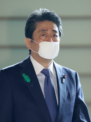 【アベノマスク】着用する？　野党「官邸に返す」と冷ややか　新型コロナ