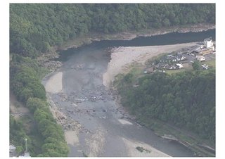 友人とBBQ後に川遊びした10代男性が溺れ心肺停止