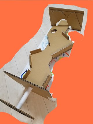 ディズニーランドにある、ボール転がしゲームを手作りしたい。検索のヒントください。