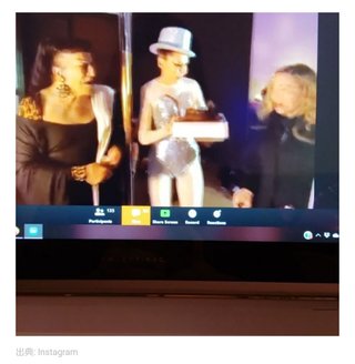 マドンナ、新型コロナウイルスの抗体があると自己申告し、飛行機に乗ってパーティへ        