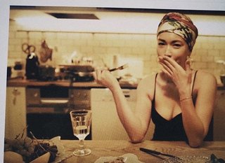 今の長谷川京子が大人のいい女みたいな扱いなの