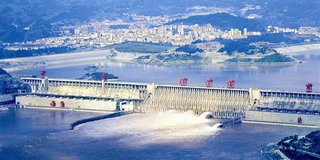 【中国】重慶で80年ぶりの大洪水。中国当局「被害をネットに投稿すれば逮捕する」 