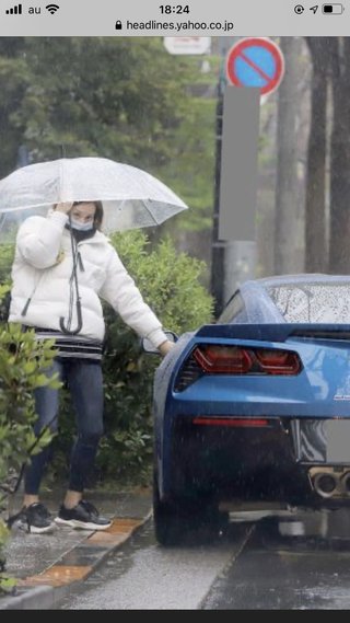 透明のビニール傘使ってるって貧乏だよね