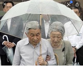 透明のビニール傘使ってるって貧乏だよね