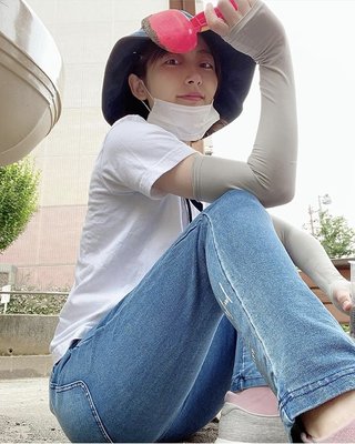 熊田曜子　完ぺき日焼け防止の公園スタイル公開