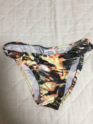 スイミングコーチの水着姿って目の保養になりますか？