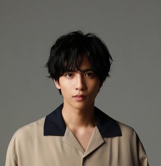 志尊淳　日赤と共同募金会に１０００万円寄付