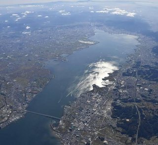 【滋賀】琵琶湖で12人乗りクルーザー転覆か