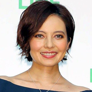 ベッキー、仕事再開を報告「よろしくお願いいたします」３月に第１子出産