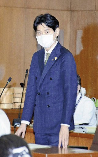 マスクの下は分かんないけど、カッコ良さそう