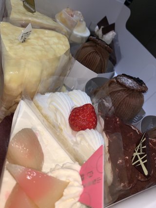 &#x{11:F8E2};なんでもいｰから&#x{11:F8E2};