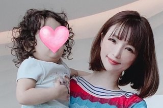 森下悠里　癖毛の娘と親子ショット