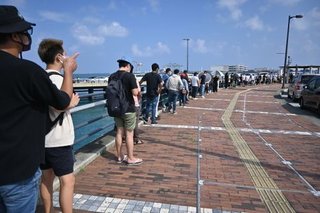 【3密】那覇市の大規模PCR検査会場に市民が殺到、途中打ち切りに。市職員「想定が甘かった」