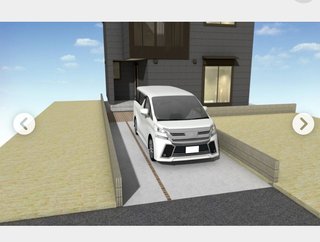 こういう感じの駐車場なのですがプールを