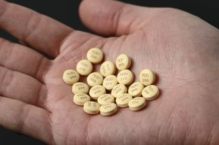 アビガン､10月にも承認申請 症状改善確認 - 富士フイルム株価急伸【新型コロナウイルス】