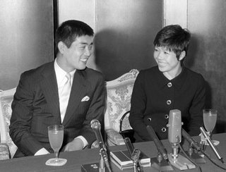 渡哲也  家族葬が物議醸す