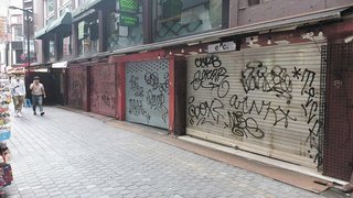韓国を代表する観光地｢明洞(ミョンドン)｣､店の4割が潰れて壊滅状態