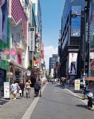 韓国を代表する観光地｢明洞(ミョンドン)｣､店の4割が潰れて壊滅状態