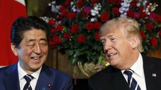 トランプ大統領､安倍首相の体調を非常に気にかけ､電話で元気づけようとしていた