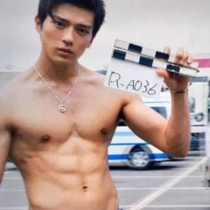 なかやまきんに君、『鬼滅の刃』伊之助のコスプレに大絶賛の声「実写に向けての役者が1人決まったな」