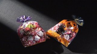 駅前に出没する菓子売り則子正体