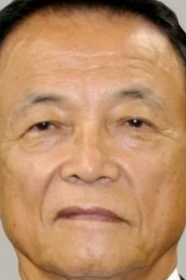 麻生氏「10万円は貯金に」　コロナ対策の一律給付で