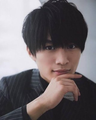 ジャニーズの美少年ってグループの那須って子ちょっと三浦春馬に似てない？