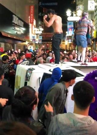 【北海道】ハロウィンで暴徒化した者がパトカー盗んで大炎上 / 札幌で発生「警察官が追いかける」