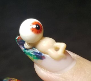 ネイルする派、しない派